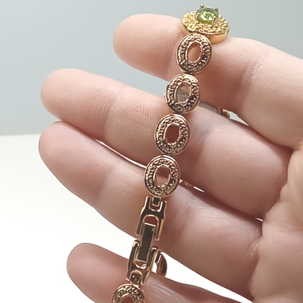 Jules Jurgenson gold toned, with green stones, linked watch. Size: 7 - Picture 4 of 7
